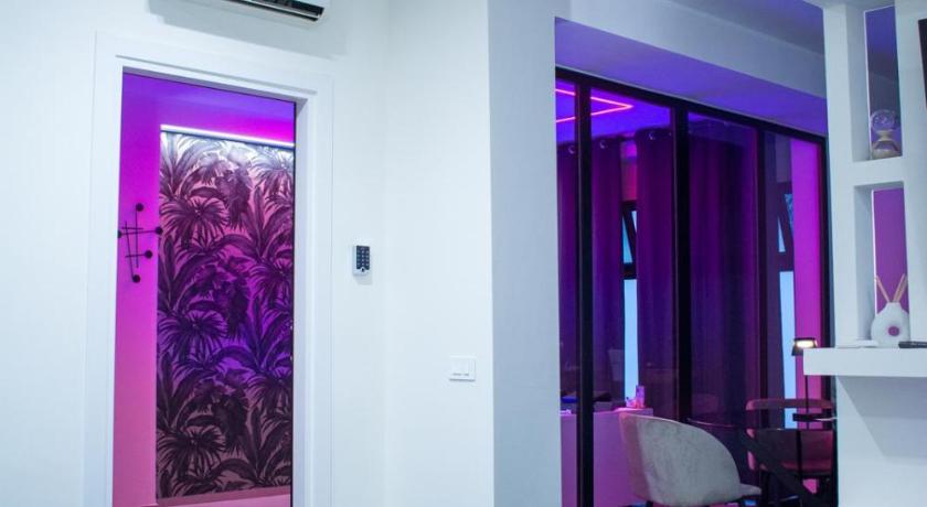 Crystal Luxury Apartment