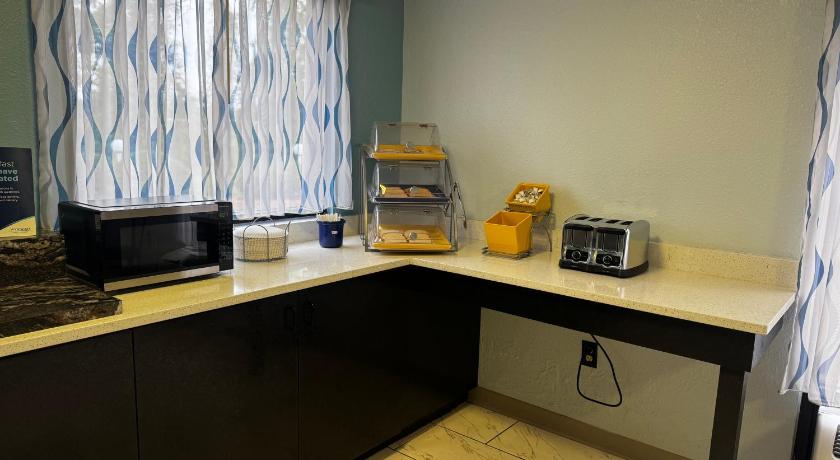 レイクシティ Days Inn By Wyndham Lake City I-10 2つ星 ホテル 眺望