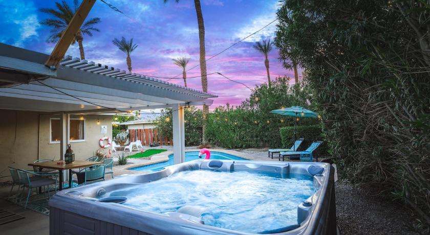 Saltwater Pool - HotTub - Games - Good Vibes Only!
