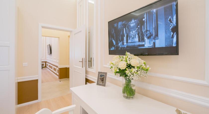 Image of Studio Suite 10