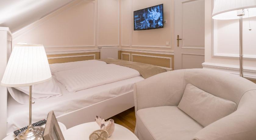 Image of Attic Studio 7