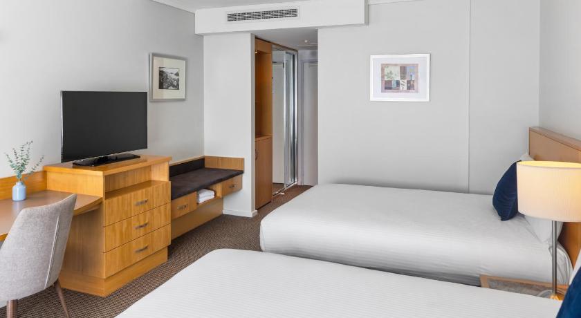 Foto Classic Room 1 Queen and 1 Double Bed 3