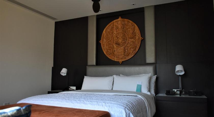 Image of Royal Suite, 1 Bedroom Suite, 1 King, Sofa Bed, River View, Away From Elevator 0
