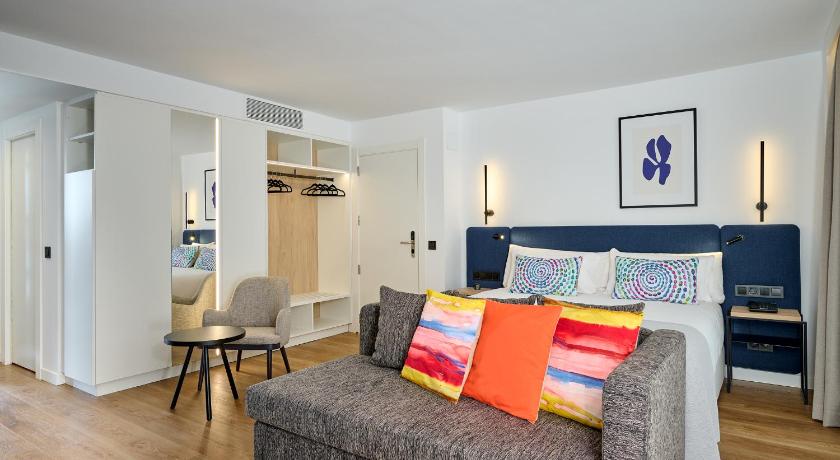Image of Studio in "Apartamentos Luna Suites Granada" 3