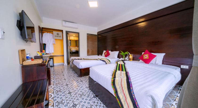 Image of Deluxe Triple Panoramic City View With Terrace 7