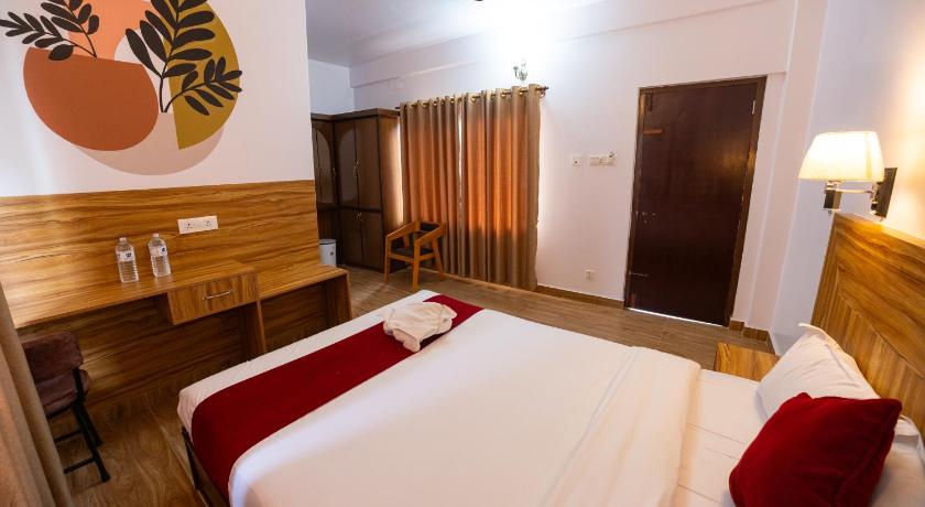 Image of Deluxe King Room 2