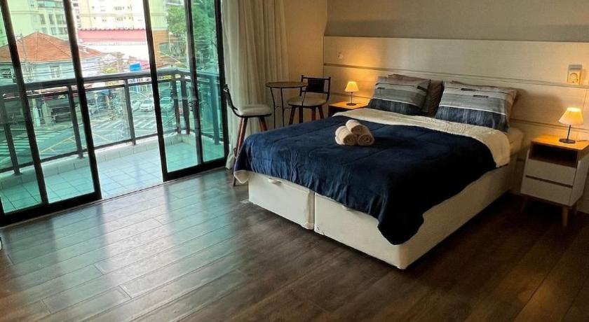Image of Suite 2 11