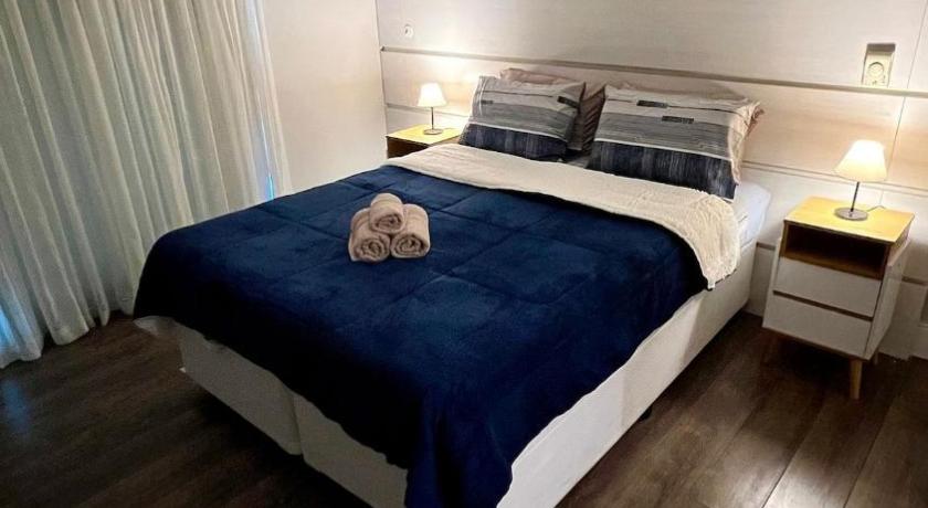Image of Suite 2 12