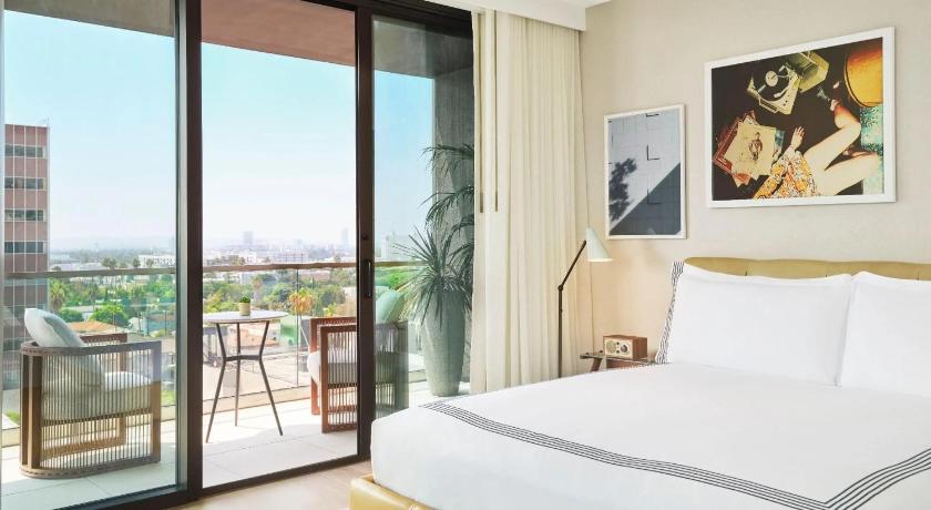 Image of King City View W/Balcony, Guest room, 1 King 1