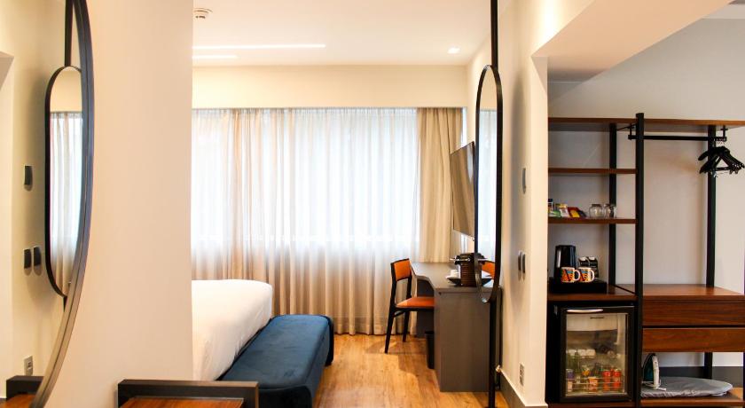 Image of Junior Suite Queen Bed 8