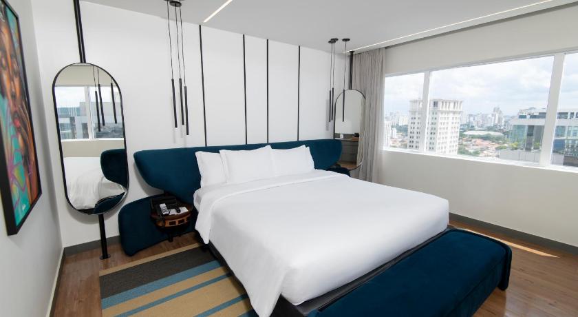 Image of Presidential Suite with One King Bed and Bathtub 1