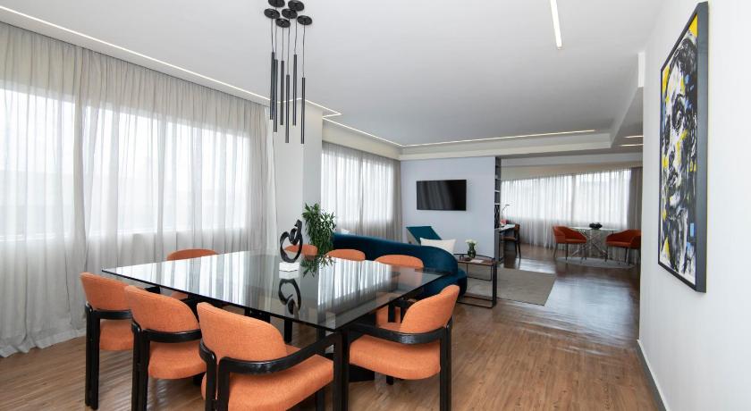 Image of Presidential Suite with One King Bed and Bathtub 5