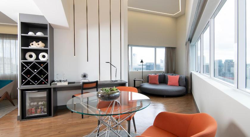 Image of Presidential Suite with One King Bed and Bathtub 0