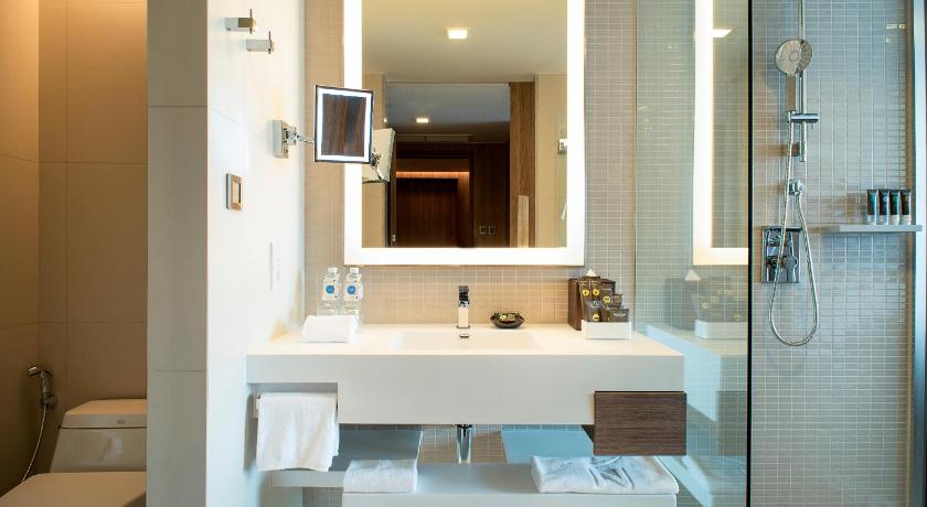 Image of Deluxe Room 1 King Bed 10