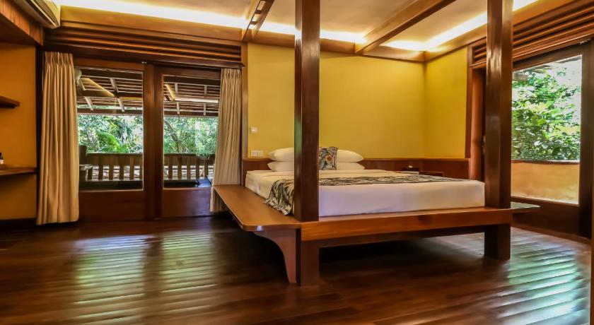 Image of 4-Bedroom Private Pool Villa With Pool Table 16