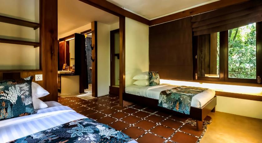Image of 4-Bedroom Private Pool Villa With Pool Table 15