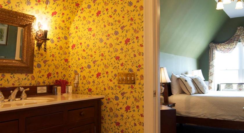Bluff View Inn photo