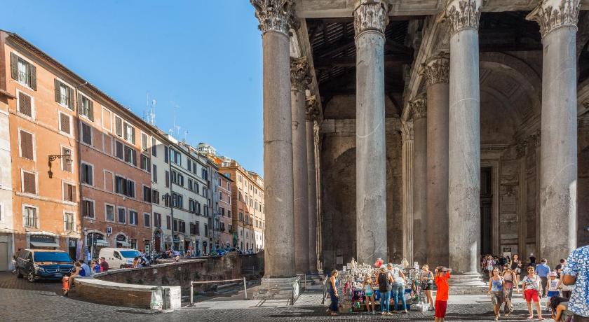 ローマ Hub Pantheon 4つ星 ホテル 施設