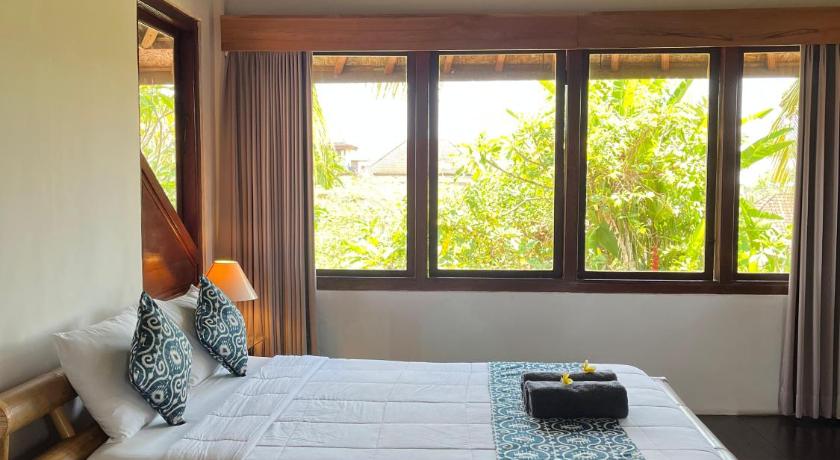 Image of Family Room with Garden View 0