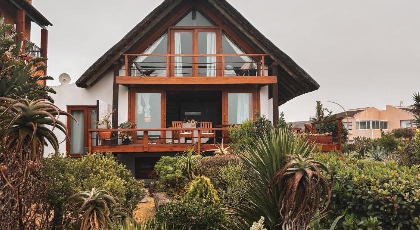 Dreamland Beach House & Studios at Supertubes