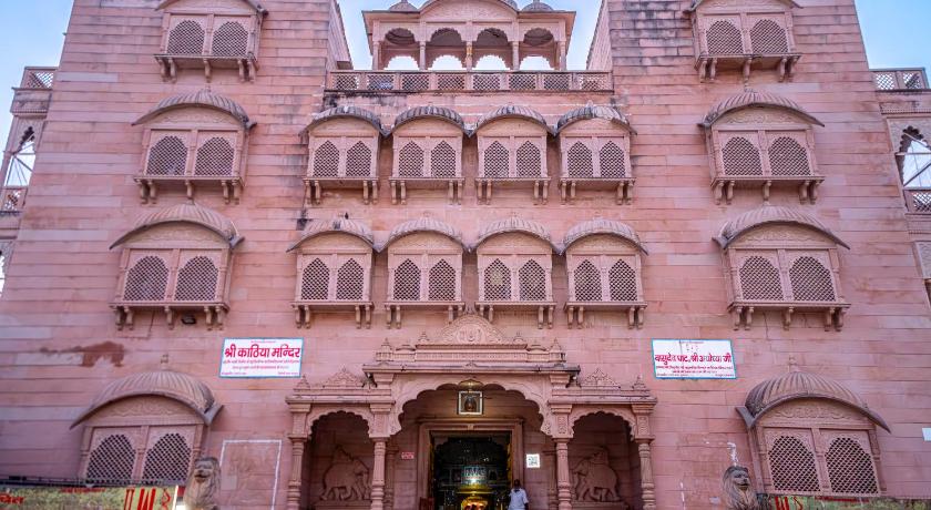 Omji Ashram - Shri Kathiya Mandir - 2km from Ram Temple - image 10