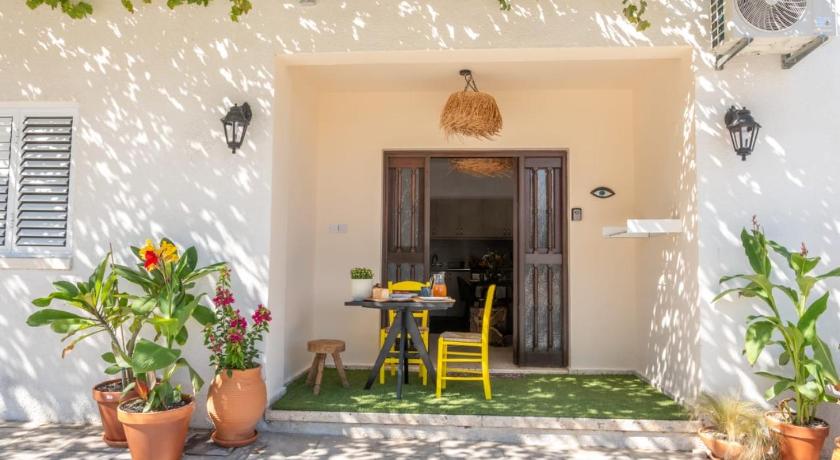 Nomad's Nook - Mediterranean Boho Escape