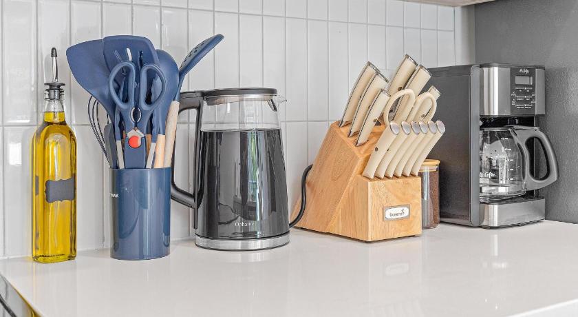 明尼阿波利斯 Modern 1BD Near DT & UMN Gym Street Parking 4星级 住宿 客房