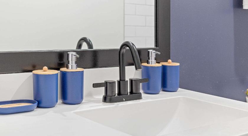 明尼阿波利斯 Modern 1BD Near DT & UMN Gym Street Parking 4星级 住宿 餐厅