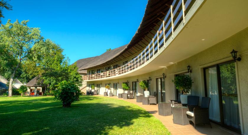 Azambezi River Lodge photo