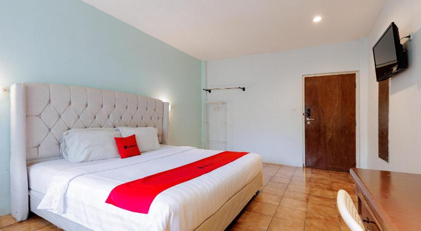 RedDoorz Plus near Kebayoran Baru Blok S