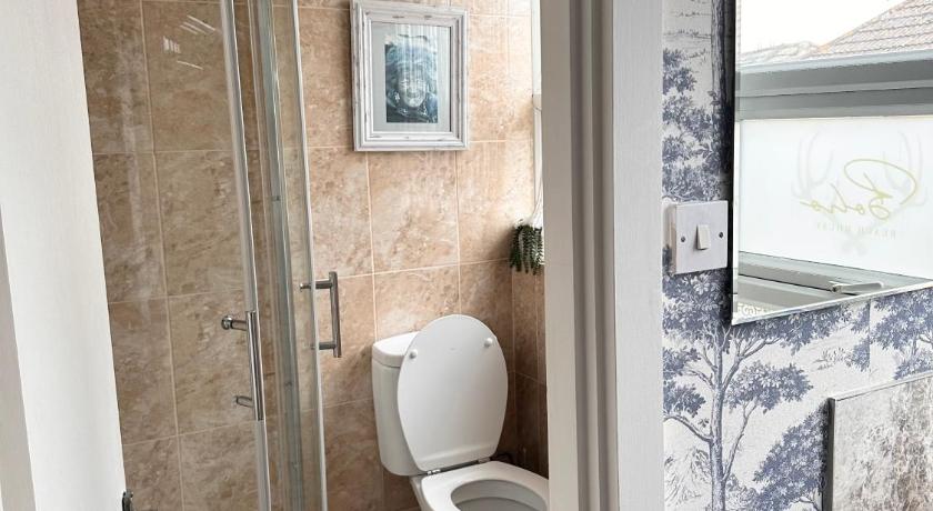 Image of Double Room with Private Bathroom 2