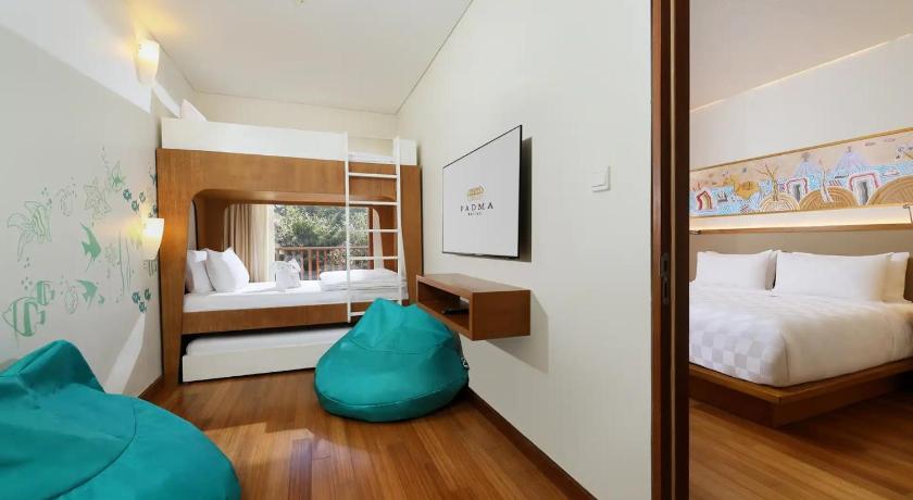 Image of Family Room 1