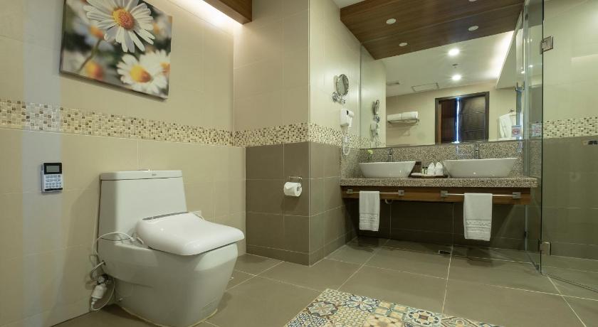 Image of Specialty King Suite 9