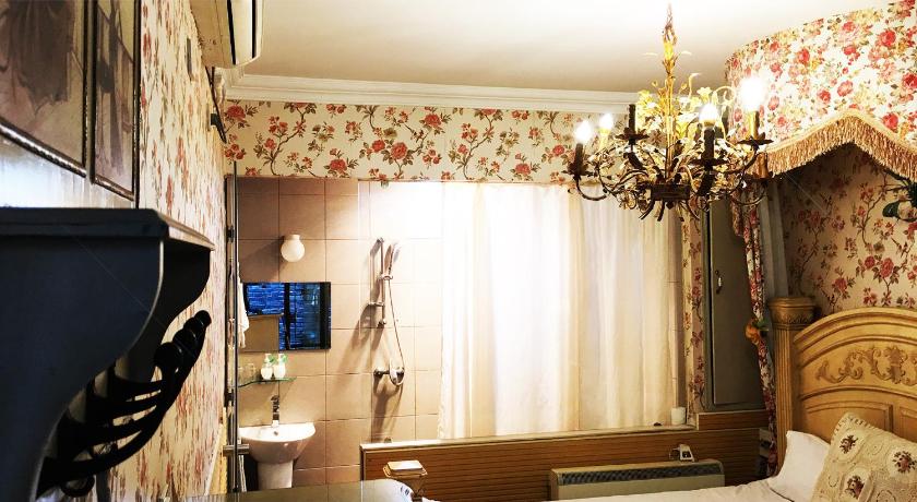 Image of Double Room 4