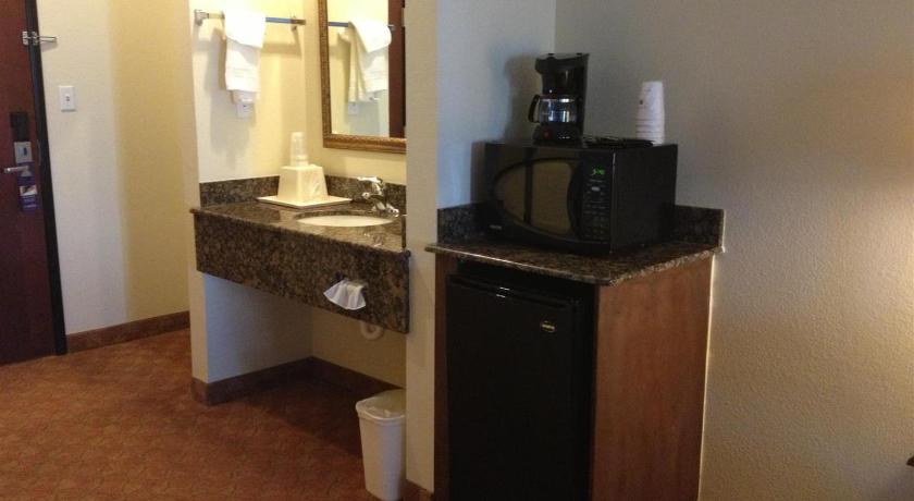 Best Western Lockhart Hotel and Suites