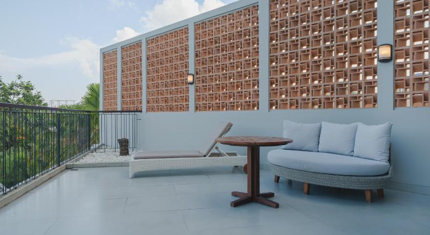 Eastin Ashta Resort Canggu - image 30