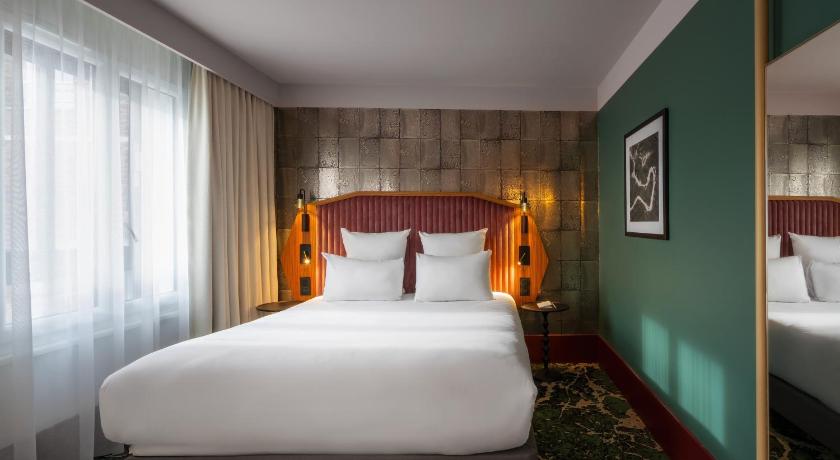 Image of Two Adjacent Rooms (non connecting) 0