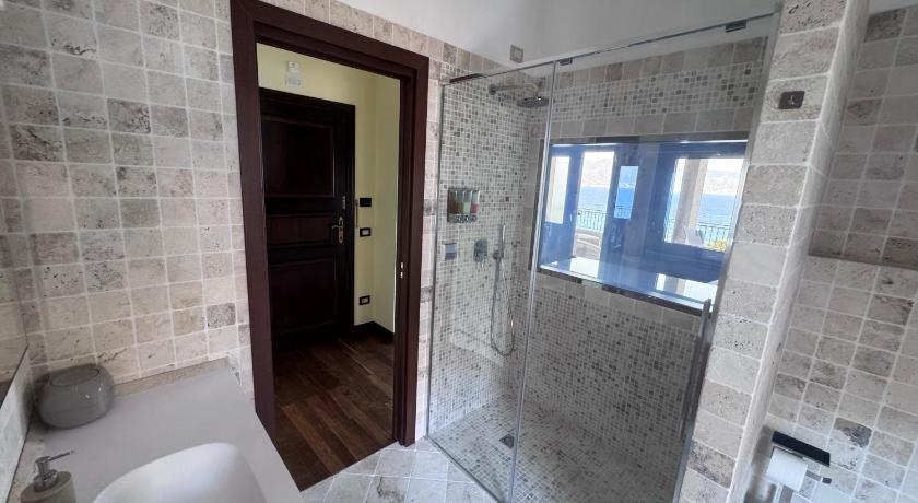 Reggio Suite - image 36
