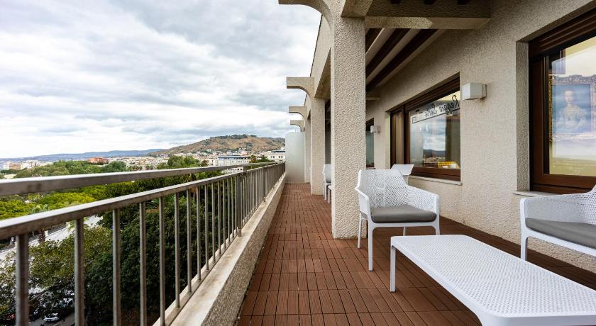 Reggio Suite - image 13