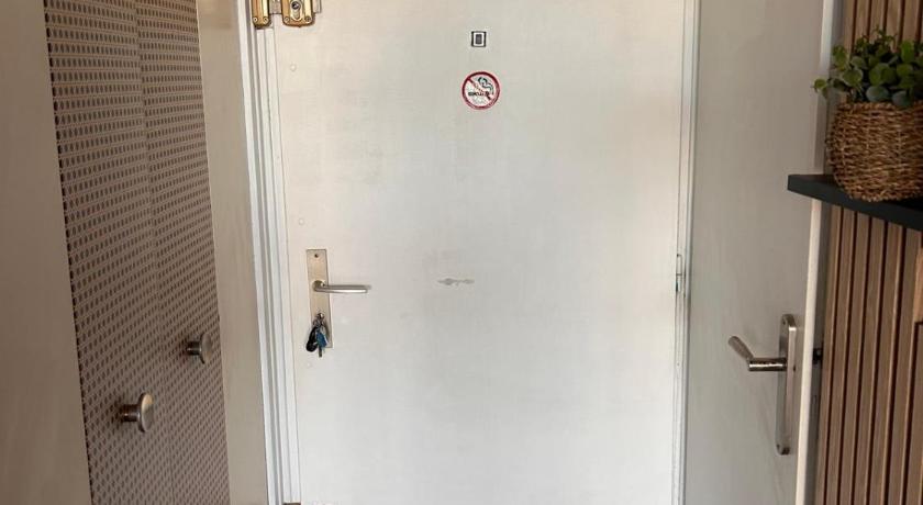 Image of Apartment 10