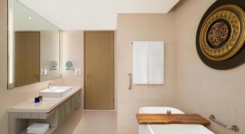 Image of Executive Suite 7