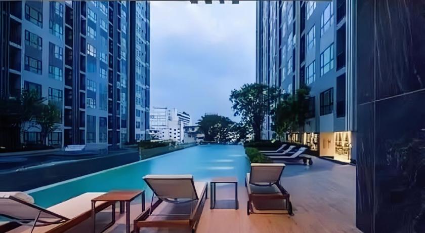 Pattaya THE BASE Sea View Holiday inn Central Pattaya 5-Star Guesthouse pool