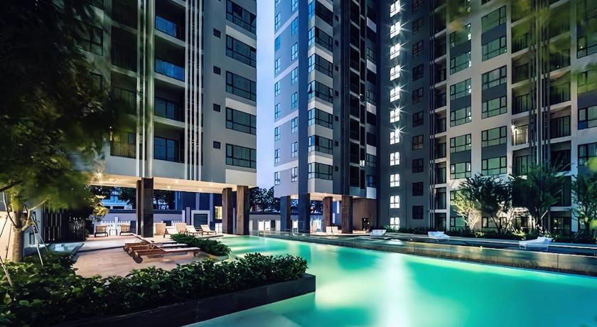 Pattaya THE BASE Sea View Holiday inn Central Pattaya 5-Star Guesthouse lobby