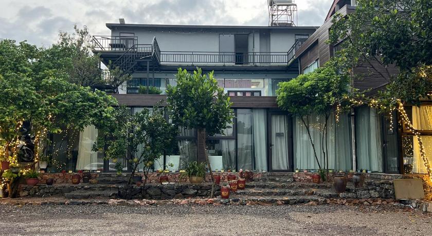 Happy House Moc Chau Hotel - image 7