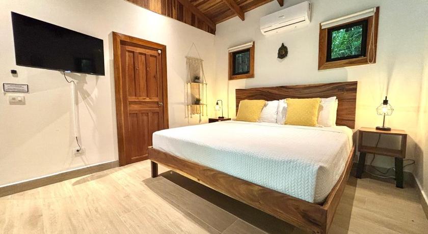 Image of Bungalow with Patio 4