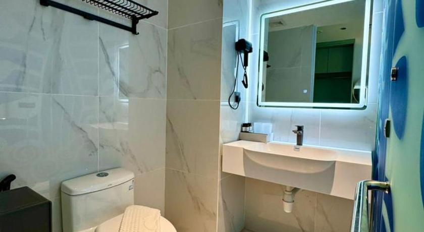 セムポルナ Wing tat grand hotel  3つ星 ホテル 外観