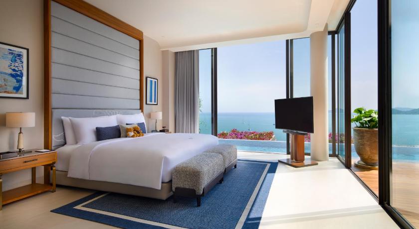 Image of Three-Bedroom Executive Villa with Sea View 0