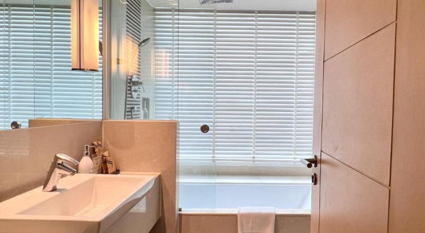 Image of Deluxe One-Bedroom Suite 2