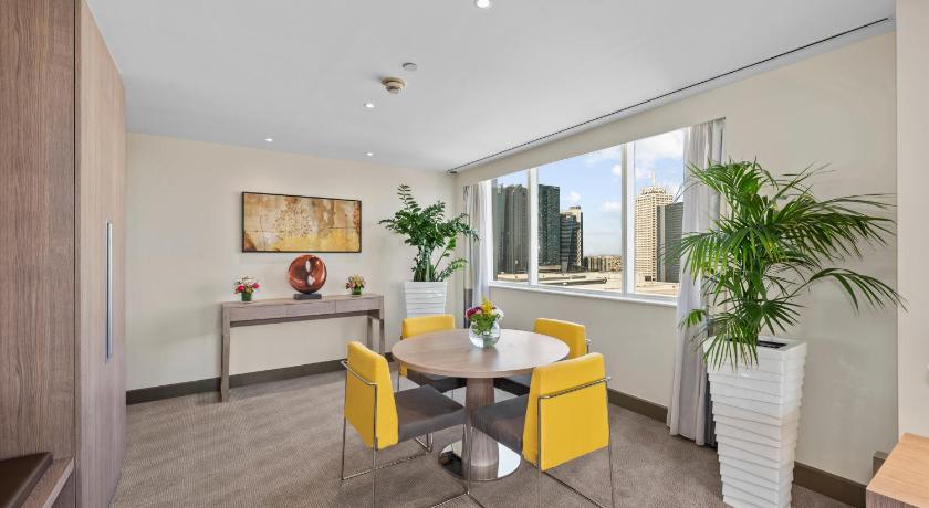 Image of Executive Suite 14