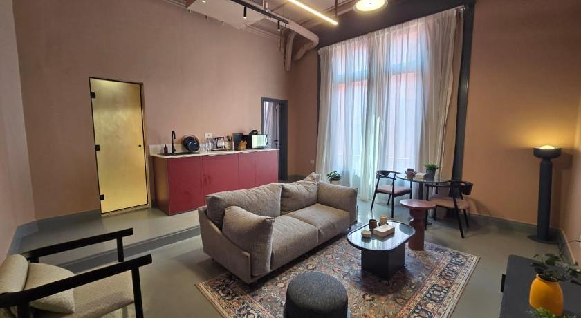 grey l studio apartments Downtown Bidair House - image 2